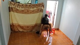 Tante Binor Prank Supir Truk Untuk Perbaiki Gorden