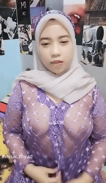 Cewe Muda Mulus Kerudung Menggoda Para Penonton Buat Baco