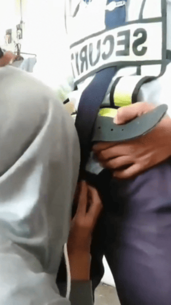 Karyawati Pabrik Bantu Security Yg Lg Sange Sembur Di Muka