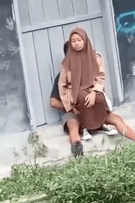 Keciduk Tetangga Abege Lagi Bikin Adonan Apem Rasa Coklat